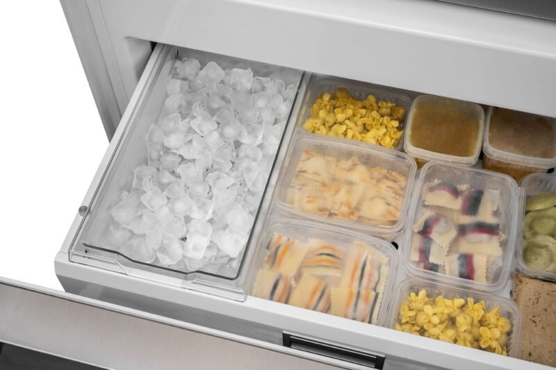 refrigreadores_bertazzini_-_icemaker_8_1_2_1 REFRIGERADOR BERTAZZONI MAS REF905BBLXTTBN BLACK NICKEL