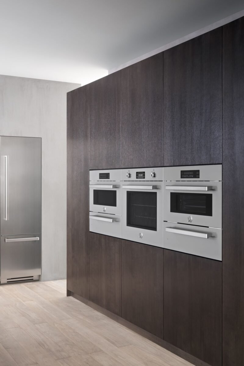 trio_fornos_refrigeradores_02_site Forno Combinado Bertazzoni MICRO-ONDAS BERTAZZONI MASTER MAST30SOEX