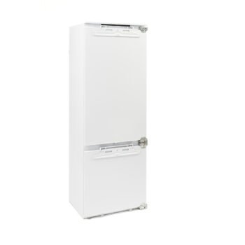 Refrigerador Bottom Freezer 70 O Refrigerador Bottom Freezer 70 da Crissair é um lançamento para embutir com 356 litros de capacidade total, compressor Inverter com até 38% de economia de energia, temperatura do refrigerador ajustável entre 2°C e 8°C e freezer entre 15°C negativos e 25°C negativos. Acabamento branco eletrostático, design atemporal e integração total com marcenaria para cozinhas modernas e projetos de alto padrão.